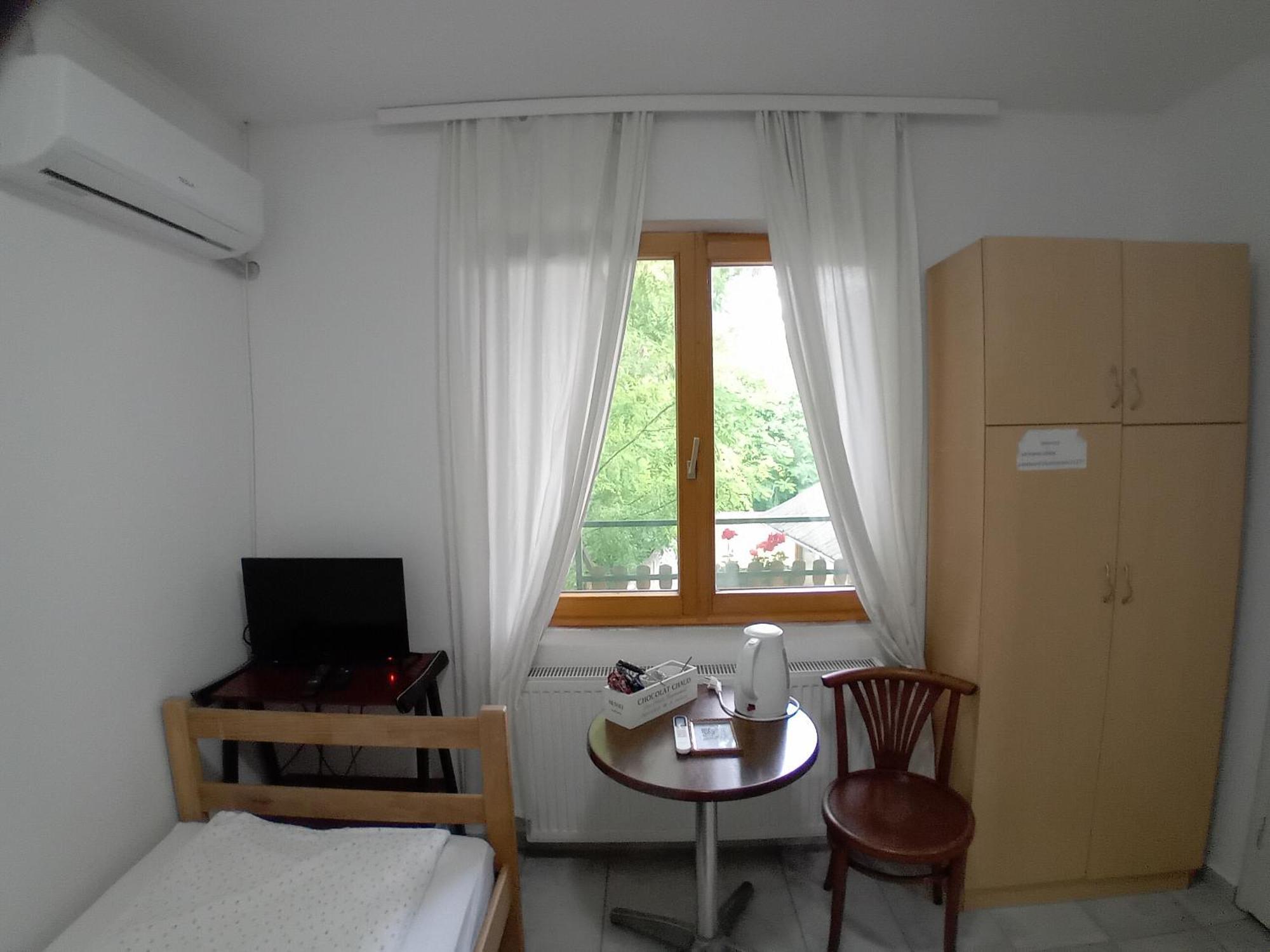 Zeravica Rooms B&B 斯雷姆斯基卡尔洛夫奇 外观 照片